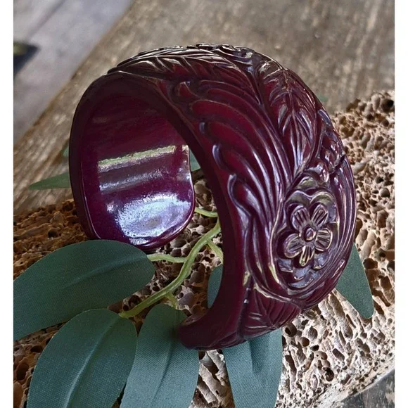 Bakelite Carved Dark Cherry Leaf Open Wide Cuff Bracelet - Picture 8 of 12